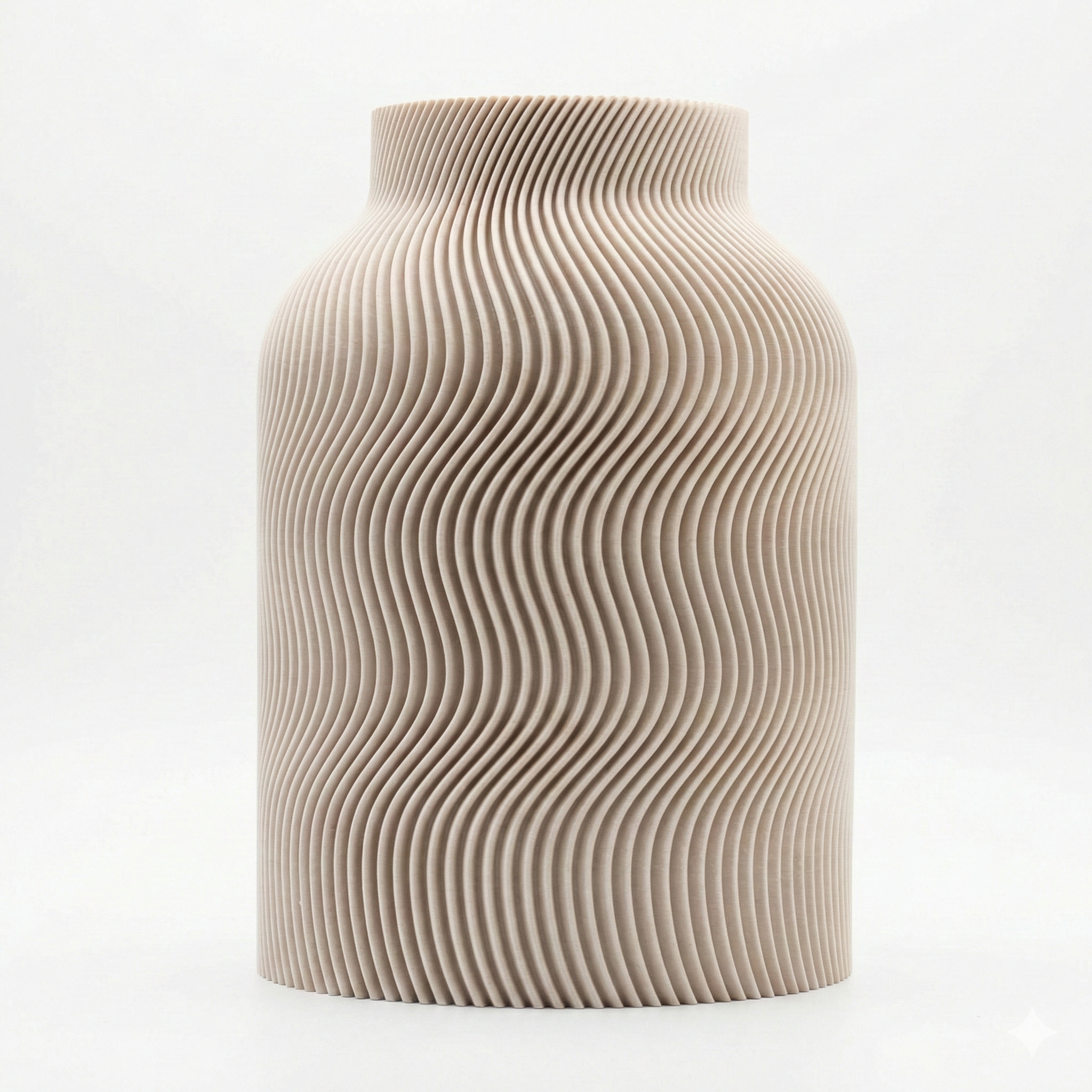 Wavy vaas in marmer/beige – 3D-geprinte designvaas met fijn golvend lijnenspel, geschikt voor verse bloemen van Studio VormVezel